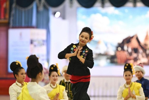 จากแนวคิดล้านนาสร้างสรรค์สู่ความร่วมสมัยในโครงการ “ฟ้อนเมือง เมืองฟ้อน” - ครูกฤษณา กาญจนสุระกิจ