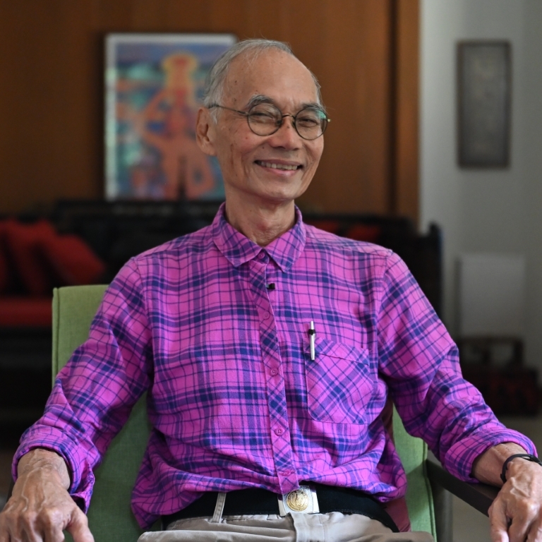 อาจารย์วิถี พานิชพันธ์ 