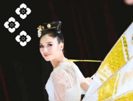 ฟ้อนเมือง เมืองฟ้อน ออกไป เพื่อกลับมาเห็นตัวเองชัดขึ้น โดย วิชชาวีร์ ชูโฉม